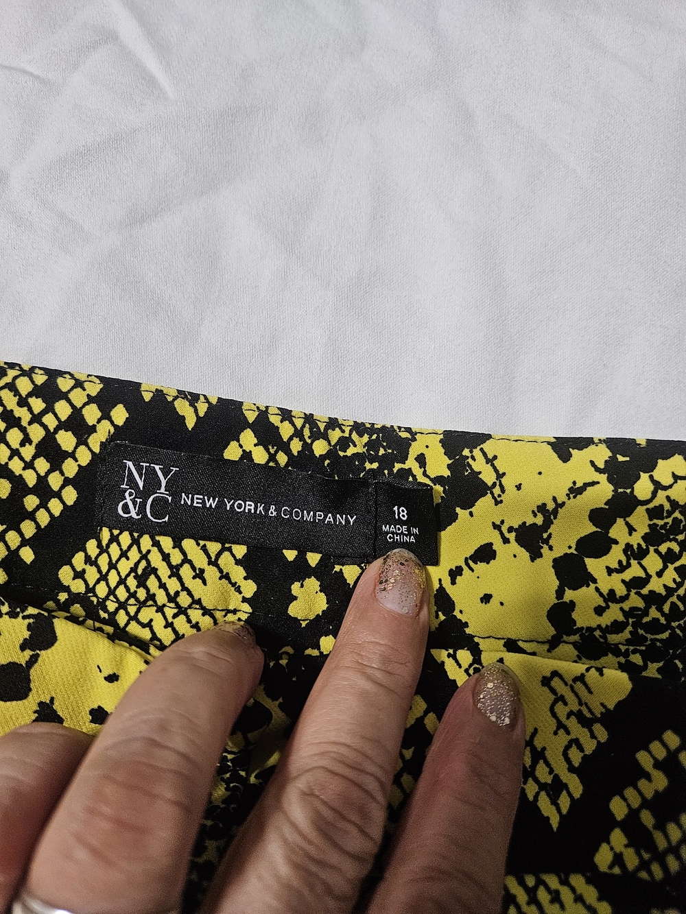 New York & Company Yellow Snake-Print Cropped Wide-Leg Pants - Picture 8 of 10